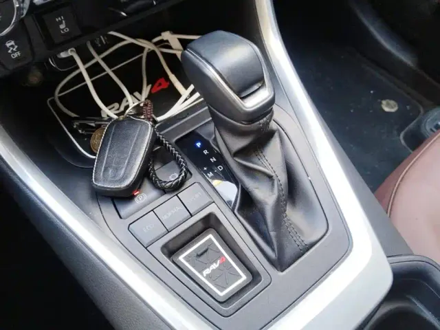 Toyota RAV4 — Фото автомобиля 16