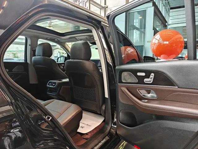Mercedes-Benz GLE-Class — Фото автомобиля 13