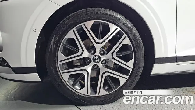 Hyundai Grandeur GN7 — Фото автомобиля 5