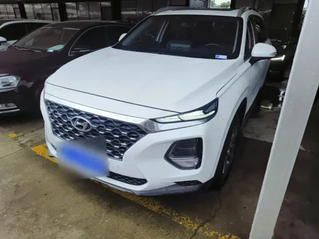 Фотография автомобиля — Hyundai Santa Fe