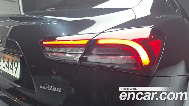 Maserati Ghibli — Фото автомобиля 8
