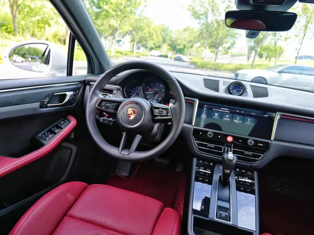 Porsche Macan — Фото автомобиля 11