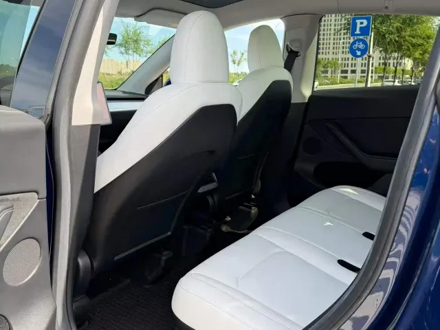 Tesla Model Y — Фото автомобиля 8