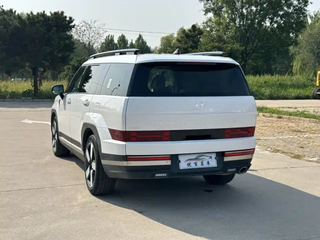 Hyundai Santa Fe — Фото автомобиля 4