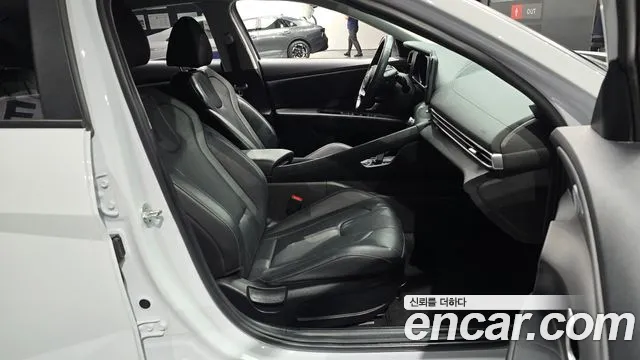 Hyundai Avante CN7 — Фото автомобиля 12