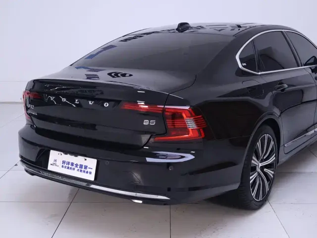 Volvo S90 — Фото автомобиля 8