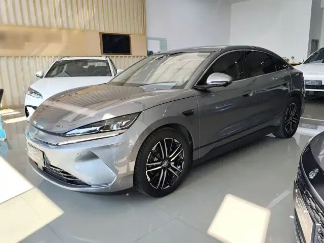 Фотография автомобиля — BYD Qin L