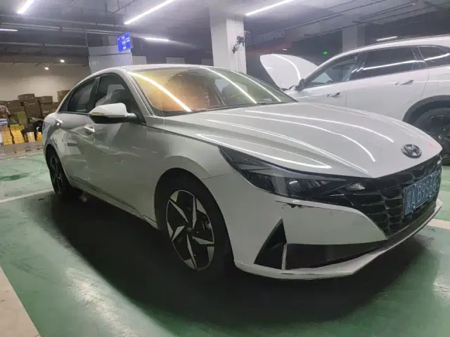 Hyundai Elantra — Фото автомобиля 2