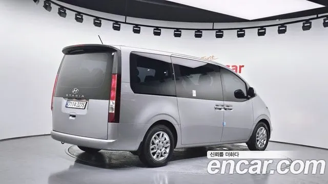 Hyundai Staria Staria Tourer 11 мест — Фото автомобиля 2