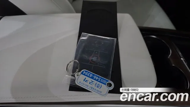 Tesla Model X — Фото автомобиля 15