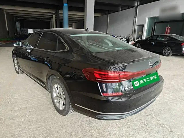 Volkswagen Passat — Фото автомобиля 4
