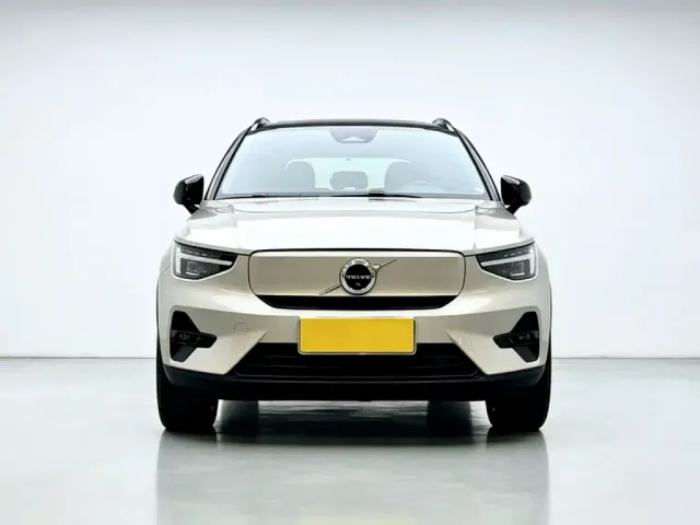 Volvo Volvo XC40 New Energy 2023 Long Range PRO Version — Фото автомобиля 2