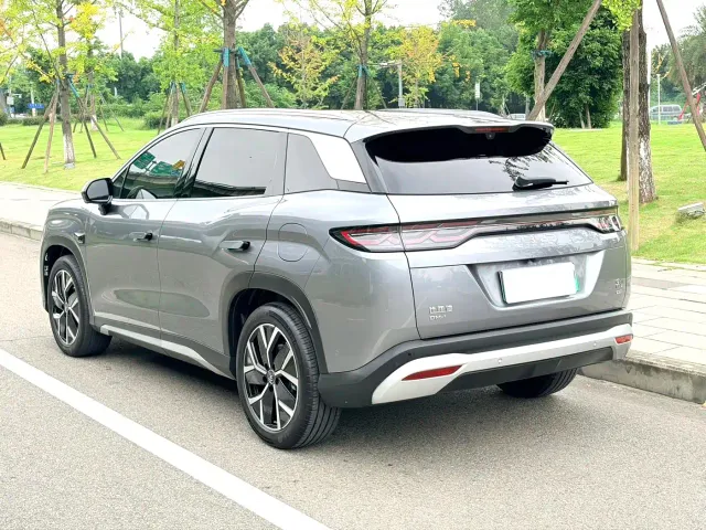 BYD Song L DM-i — Фото автомобиля 9