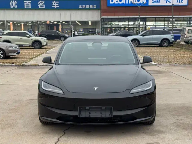 Tesla Model 3 2023 Rear-Wheel Drive — Фото автомобиля 2