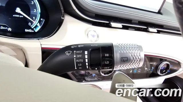 Genesis GV70 — Фото автомобиля 28
