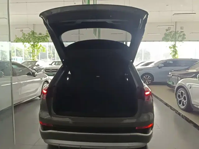 Audi Q4 e-tron — Фото автомобиля 18