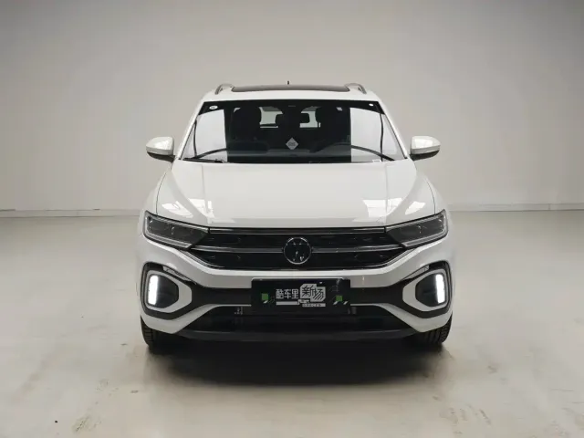 Volkswagen T-Roc — Фото автомобиля 2