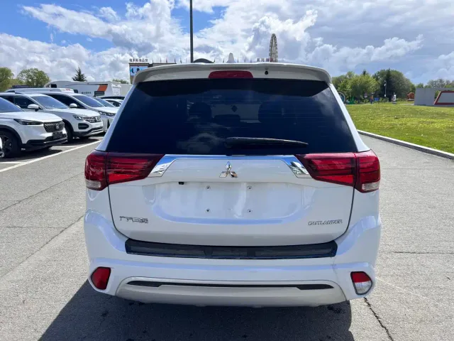 Mitsubishi Outlander — Фото автомобиля 11