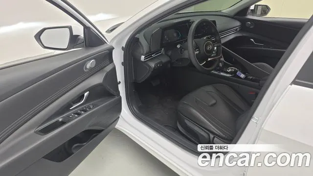 Hyundai Avante CN7 — Фото автомобиля 10