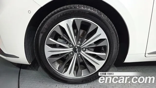 Kia K8 Hybrid — Фото автомобиля 5