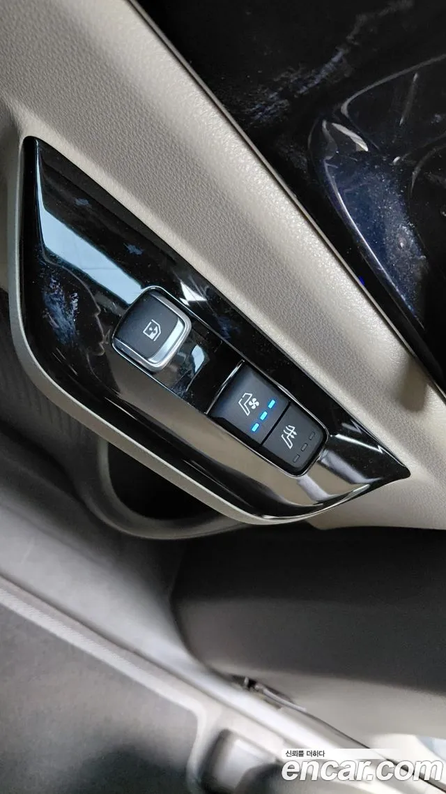 Kia Carnival Generation 4 — Фото автомобиля 25
