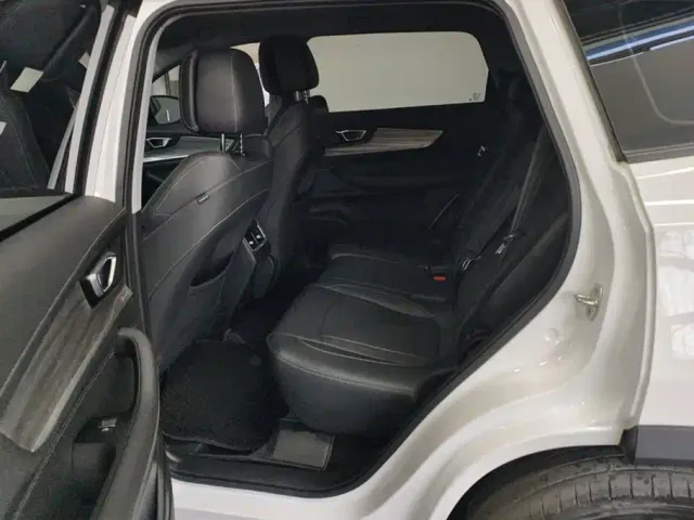 Chery Tiggo 8 — Фото автомобиля 11