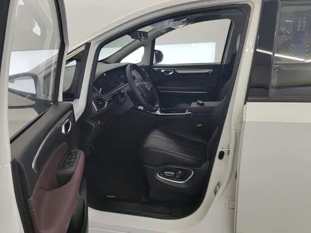 GAC Trumpchi M6 — Фото автомобиля 9
