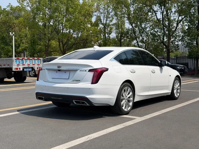 Cadillac CT5 — Фото автомобиля 6