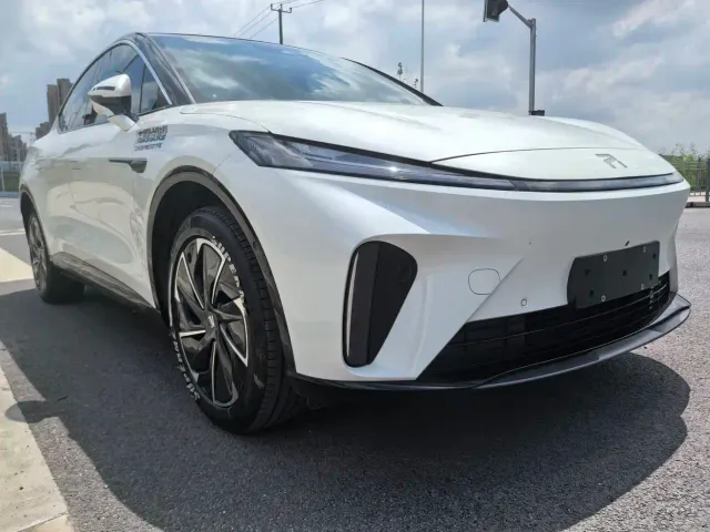 Roewe Feifan R7 — Фото автомобиля 3