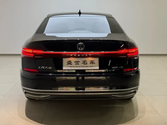 Volkswagen Passat — Фото автомобиля 11