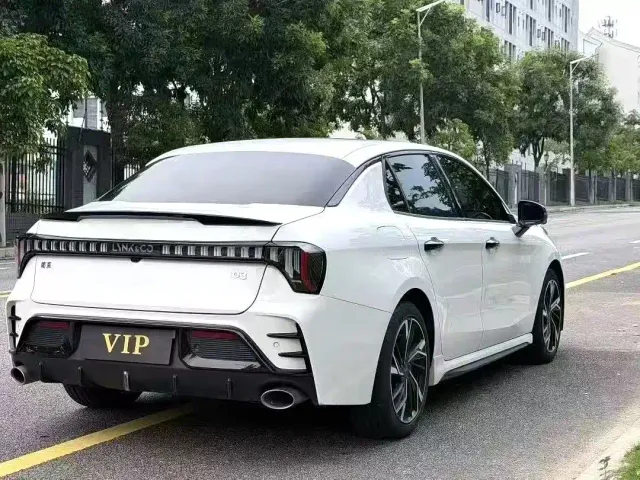 Lynk & Co 03 — Фото автомобиля 7
