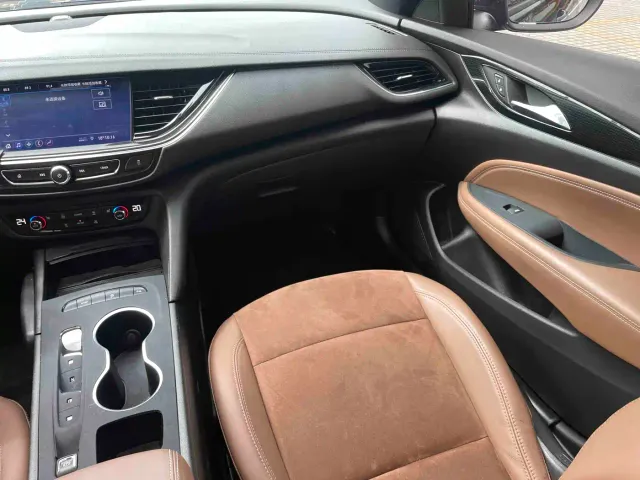 Buick Regal — Фото автомобиля 15