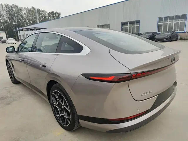 Changan Qiyuan A07 — Фото автомобиля 4