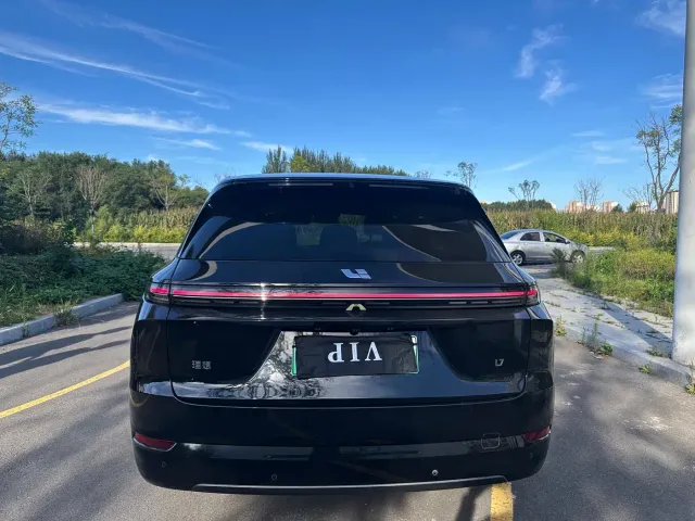 Li Auto L7 — Фото автомобиля 8
