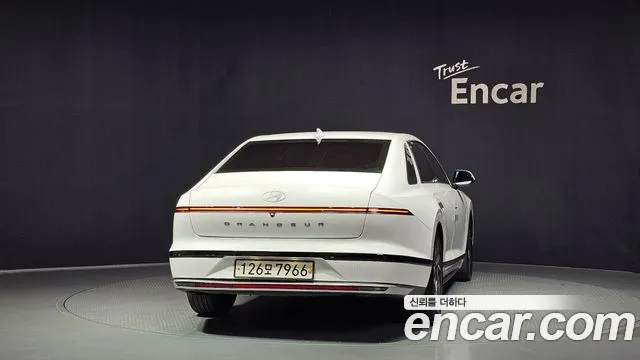 Hyundai Grandeur GN7 — Фото автомобиля 4