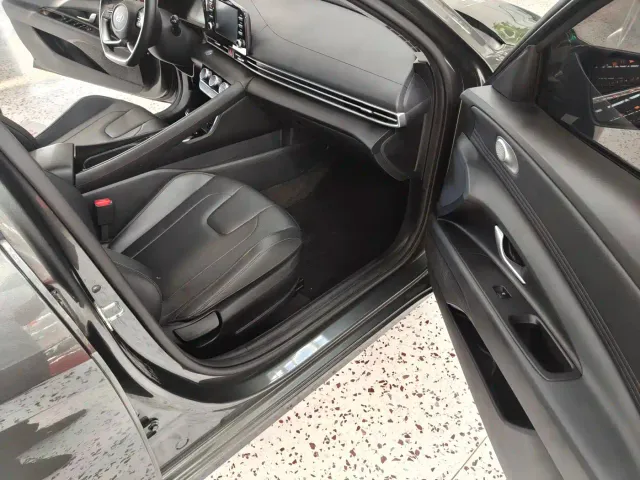 Hyundai Elantra — Фото автомобиля 9