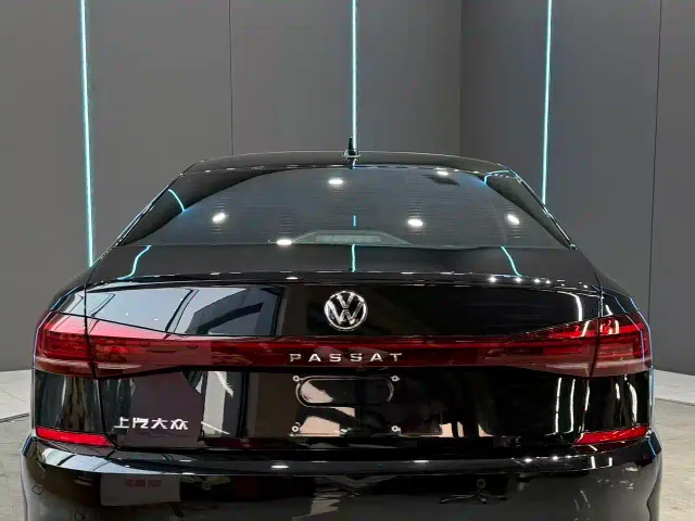 Volkswagen Passat — Фото автомобиля 7