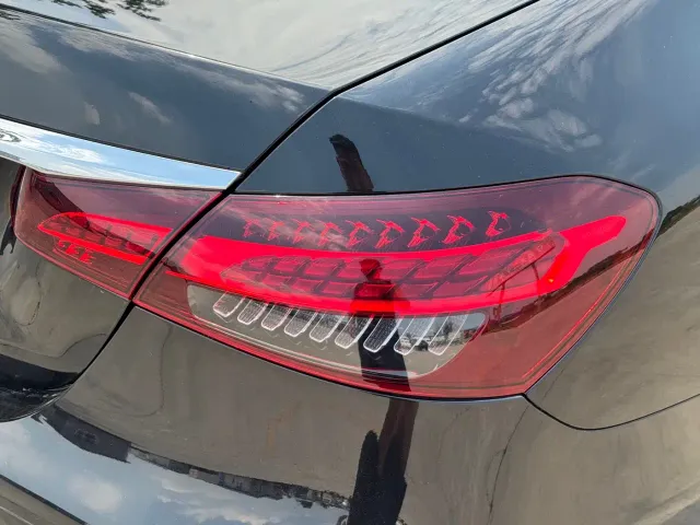 Mercedes-Benz E-Class — Фото автомобиля 22