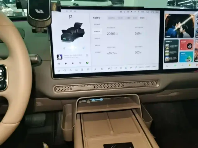 Li Auto Li Auto i6 2025 2WD Base Model — Фото автомобиля 12