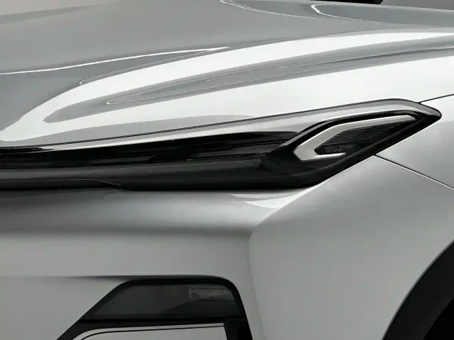 Geely Galaxy Starship 7 EM-i — Фото автомобиля 8