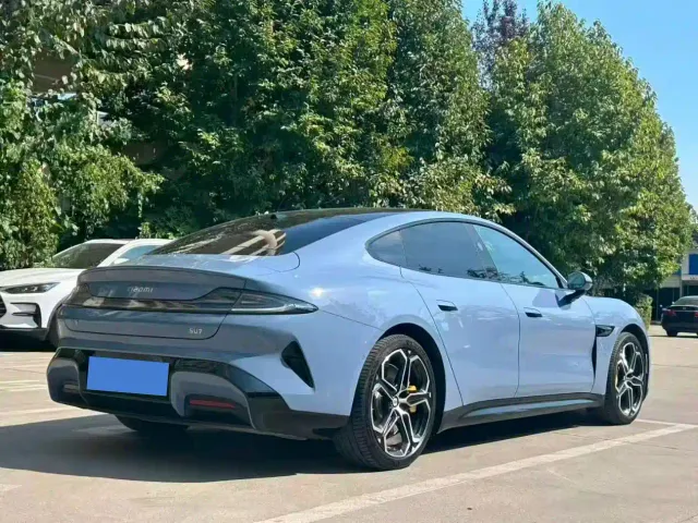 Xiaomi SU7 — Фото автомобиля 4