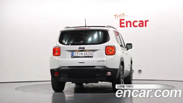 Jeep Renegade — Фото автомобиля 4
