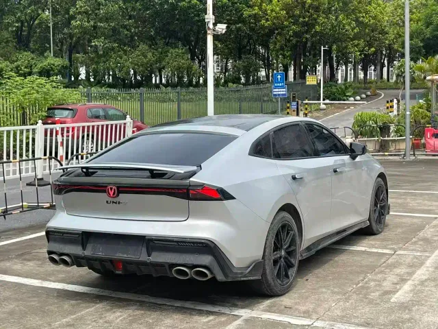 Changan UNI-V — Фото автомобиля 4