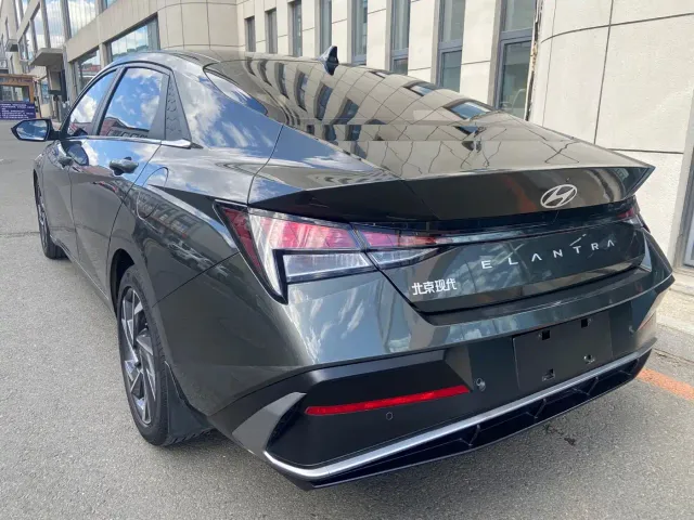 Hyundai Elantra — Фото автомобиля 17