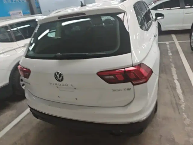 Volkswagen Tiguan L — Фото автомобиля 5