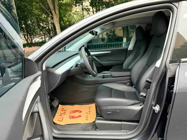 Tesla Model Y — Фото автомобиля 7
