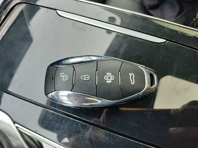 Hongqi H9 — Фото автомобиля 8