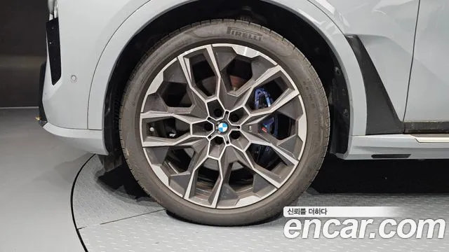 BMW X7 — Фото автомобиля 4