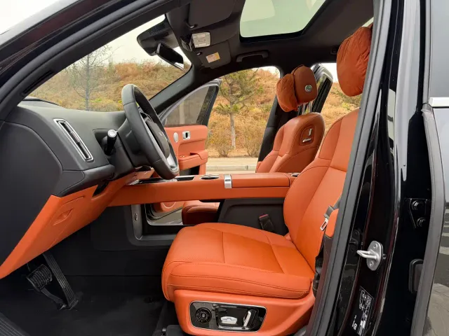 Li Auto L8 — Фото автомобиля 10