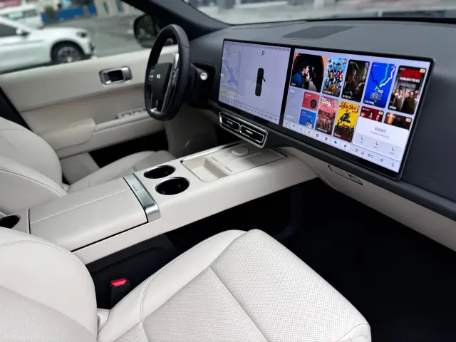 Li Auto L9 — Фото автомобиля 10
